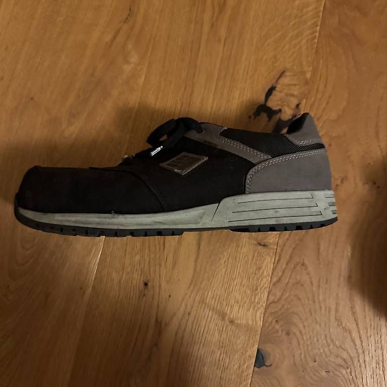 Chaussures hommes: Stahlkappen Schuhe Grösse 45 – Neuf avec emballage d'origine à Rorschacherberg par ZiPlion 4