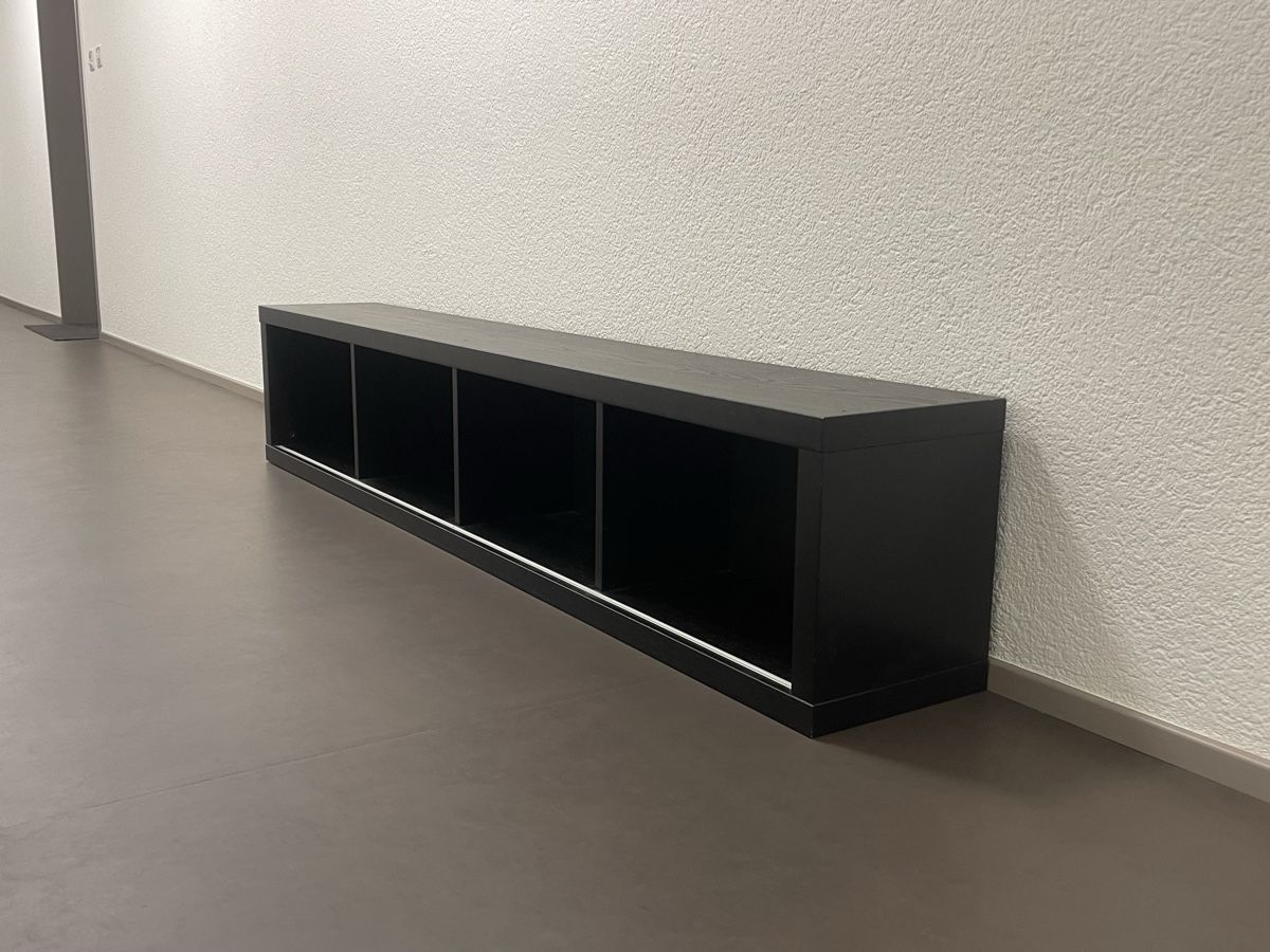 Mobili TV: Schlichtes Fernsehmöbel – Usato da Zürich venduto da stevesrs