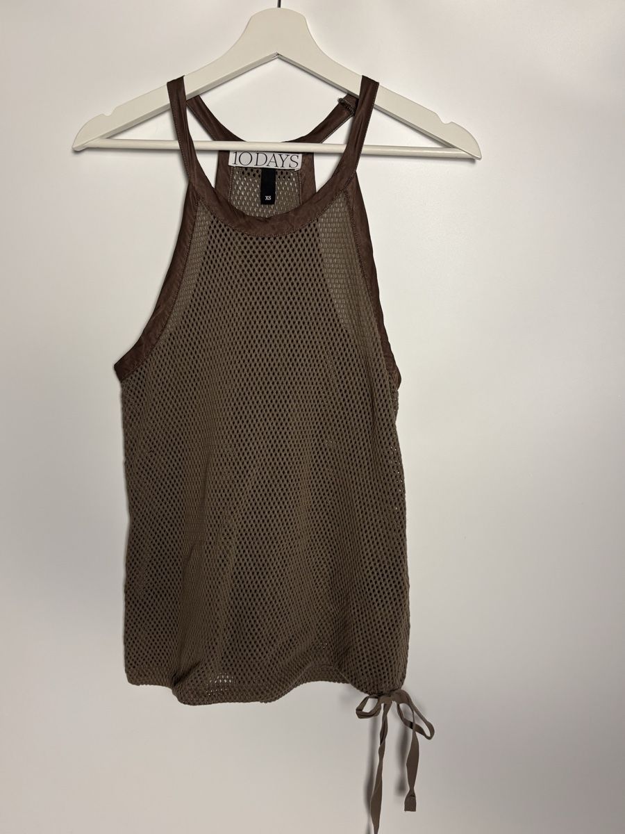 Top: net-style top with unique details – Usato da Leissigen venduto da lamooniade