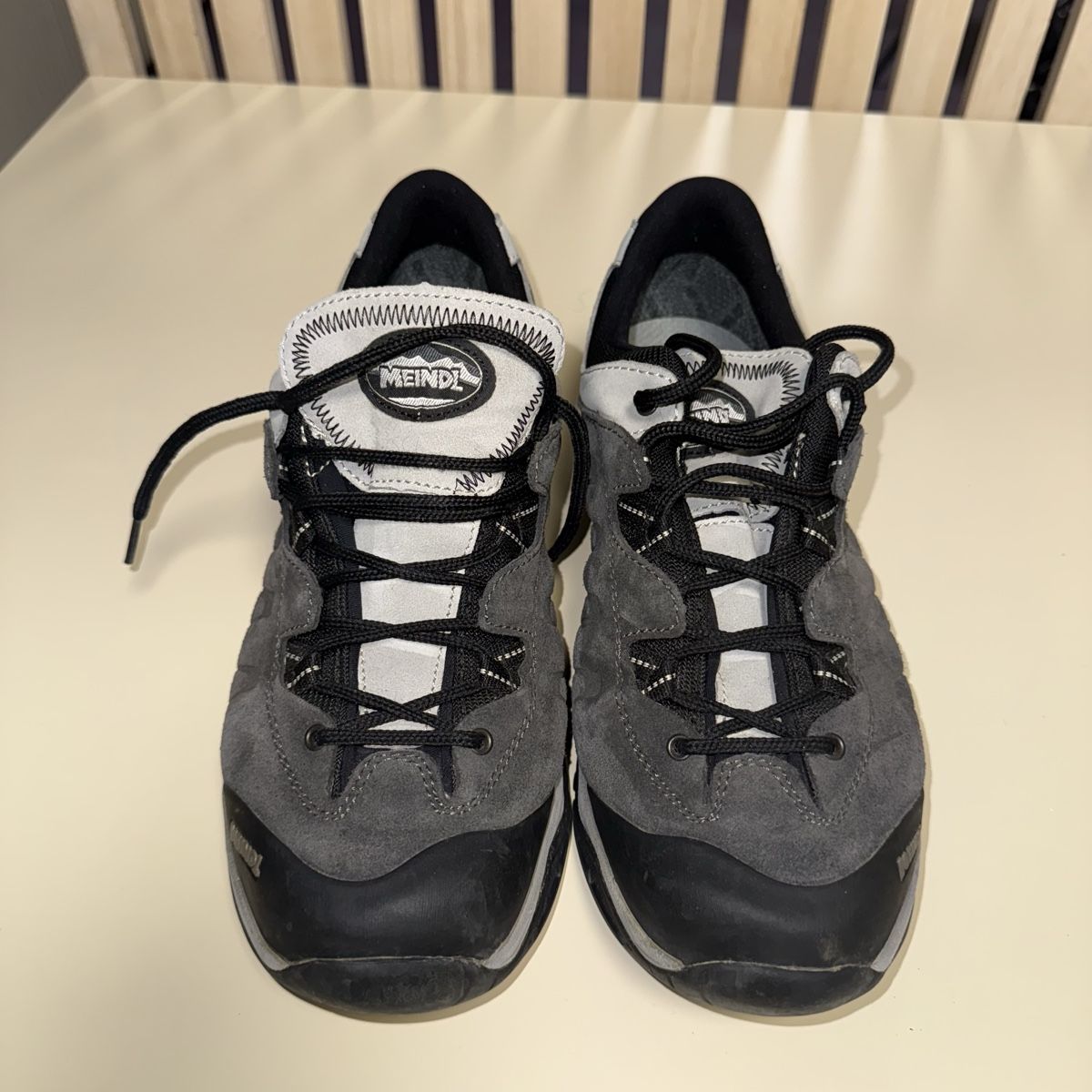 Meindl Scarpe da uomo: Meindl Florida GTX Trekkingschuhe Gr. 8.5 Grau Gore-Tex – Usato da Bern venduto da MaxiSeller 3