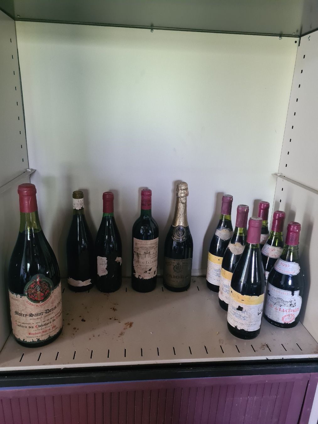 Vino: alte Weine und Sekt – Usato da Düdingen venduto da Boongo