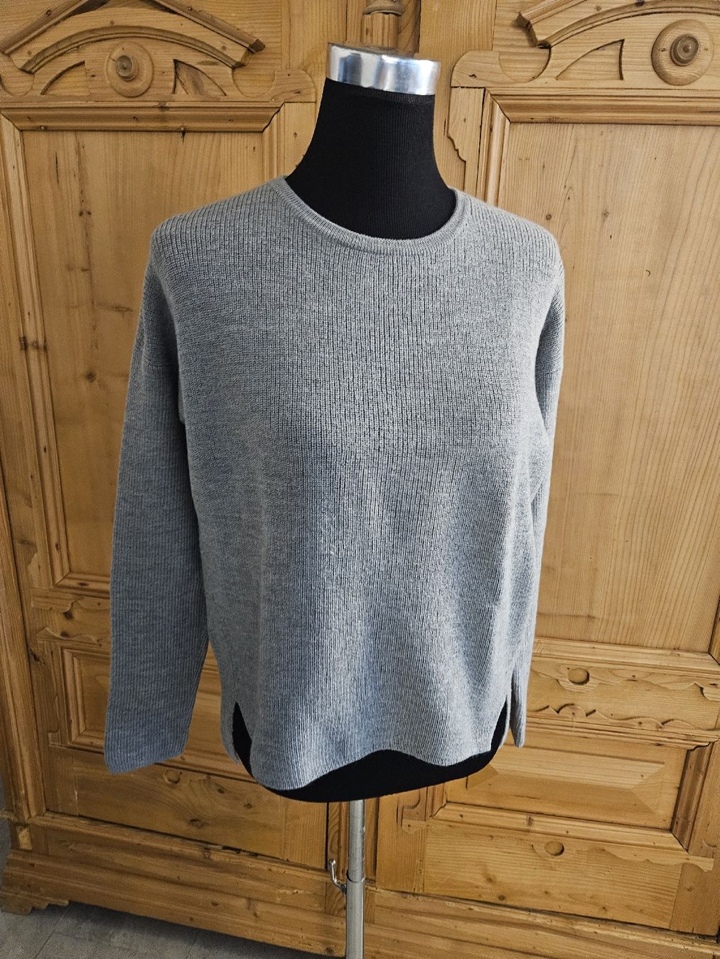 Maglioni & Felpe: schöner Pullover, Herzensangelegenheit – Usato da Wiesendangen venduto da Sinhuk