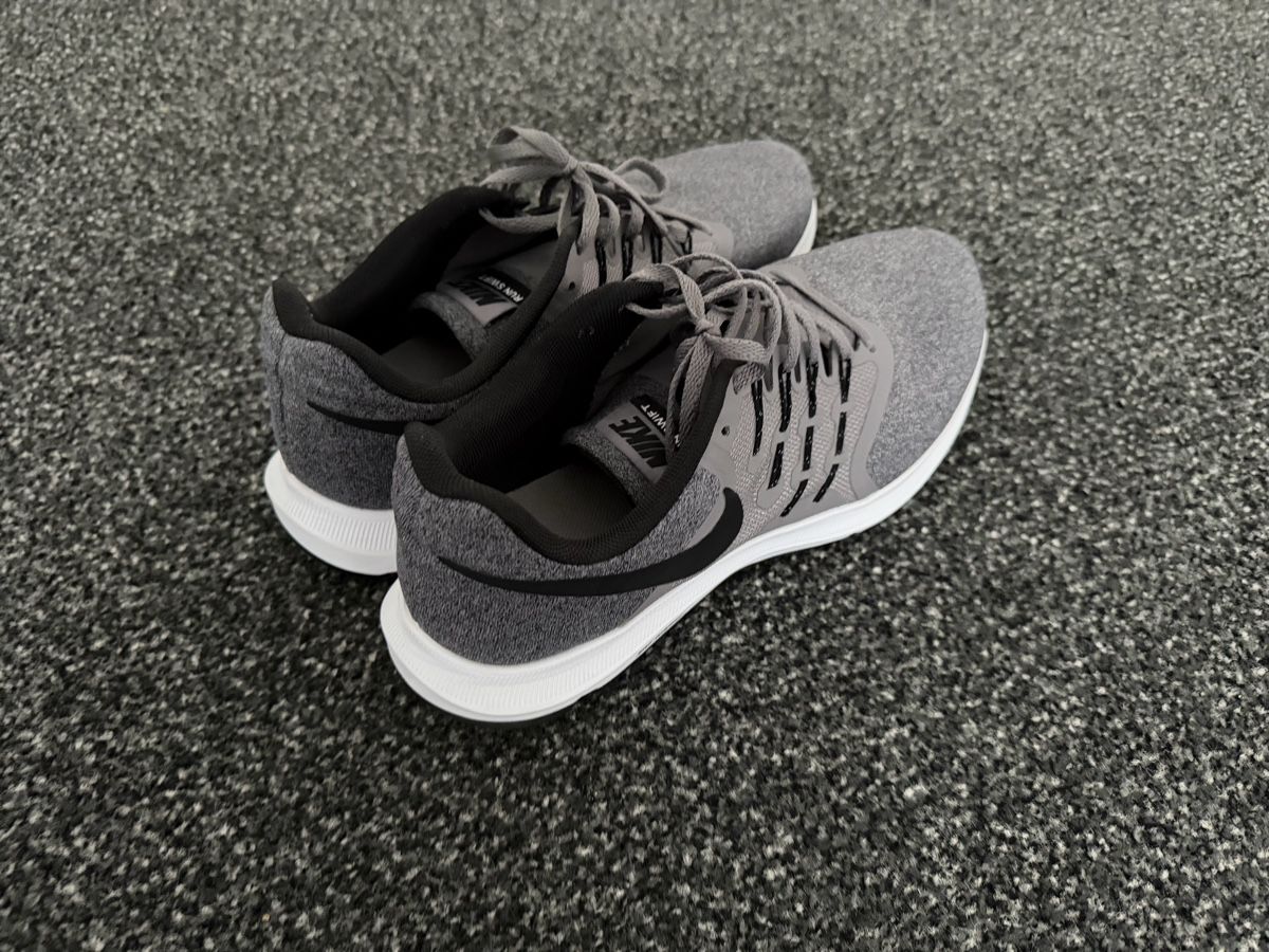 Scarpe da uomo: Nike run swift – Usato da Lufingen venduto da Roeller 1