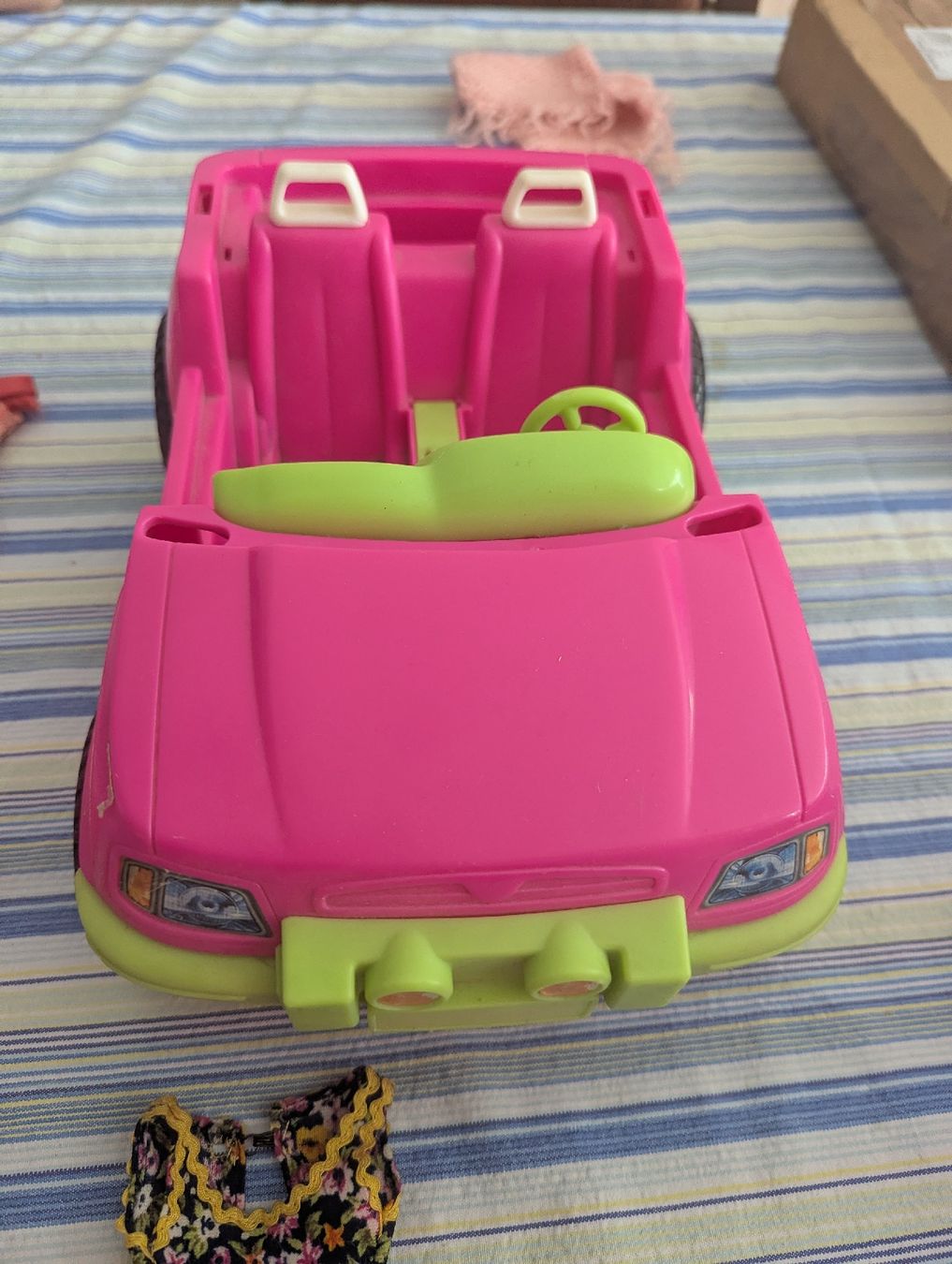 Hasbro Puppen: Barbie mit Kleidern und Auto – Gebraucht aus Kloten von sop_zxc9 3