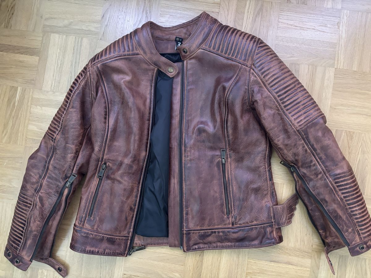 Vestes: MOTORCYCLE JACKET / VESPA JACKET HELSTONS ECHT LEDER – Neuf (Voir description) à Basel par megan.schweizer_