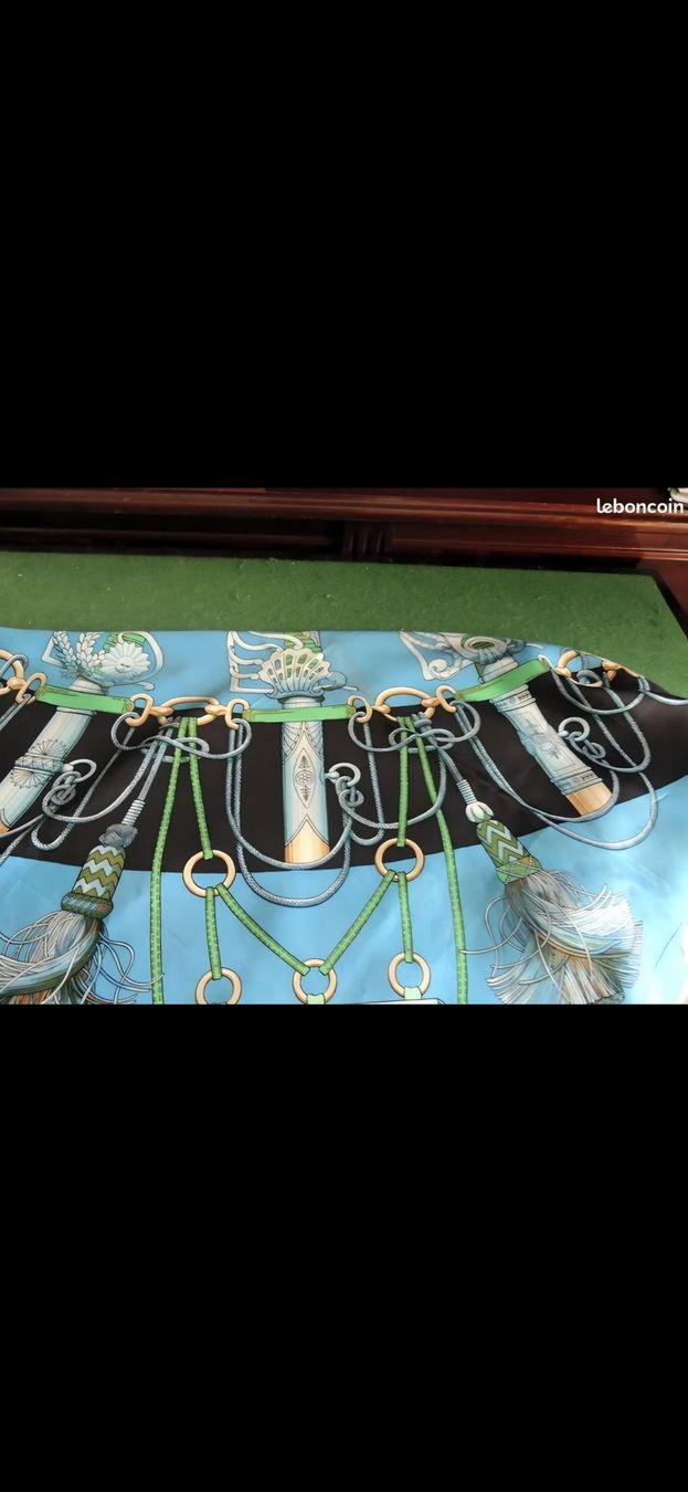 Hermès Foulard & Sciarpe: Hermès Seidentuch "Cliquetis", top Zustand, – Usato da Ibach venduto da ole_6whn 8
