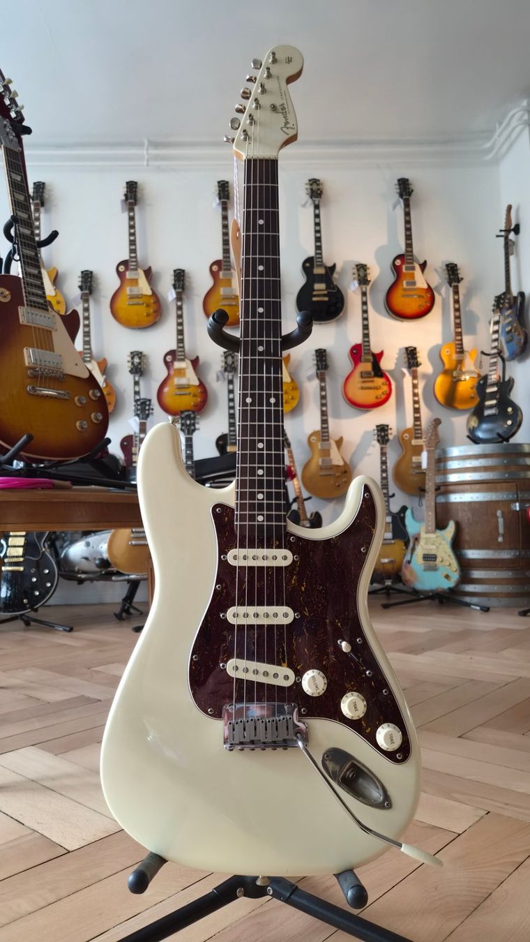 Strumenti musicali: Fender Stratocaster TShell John Page CS – Usato da pieterlen venduto da AntonelloGuitars