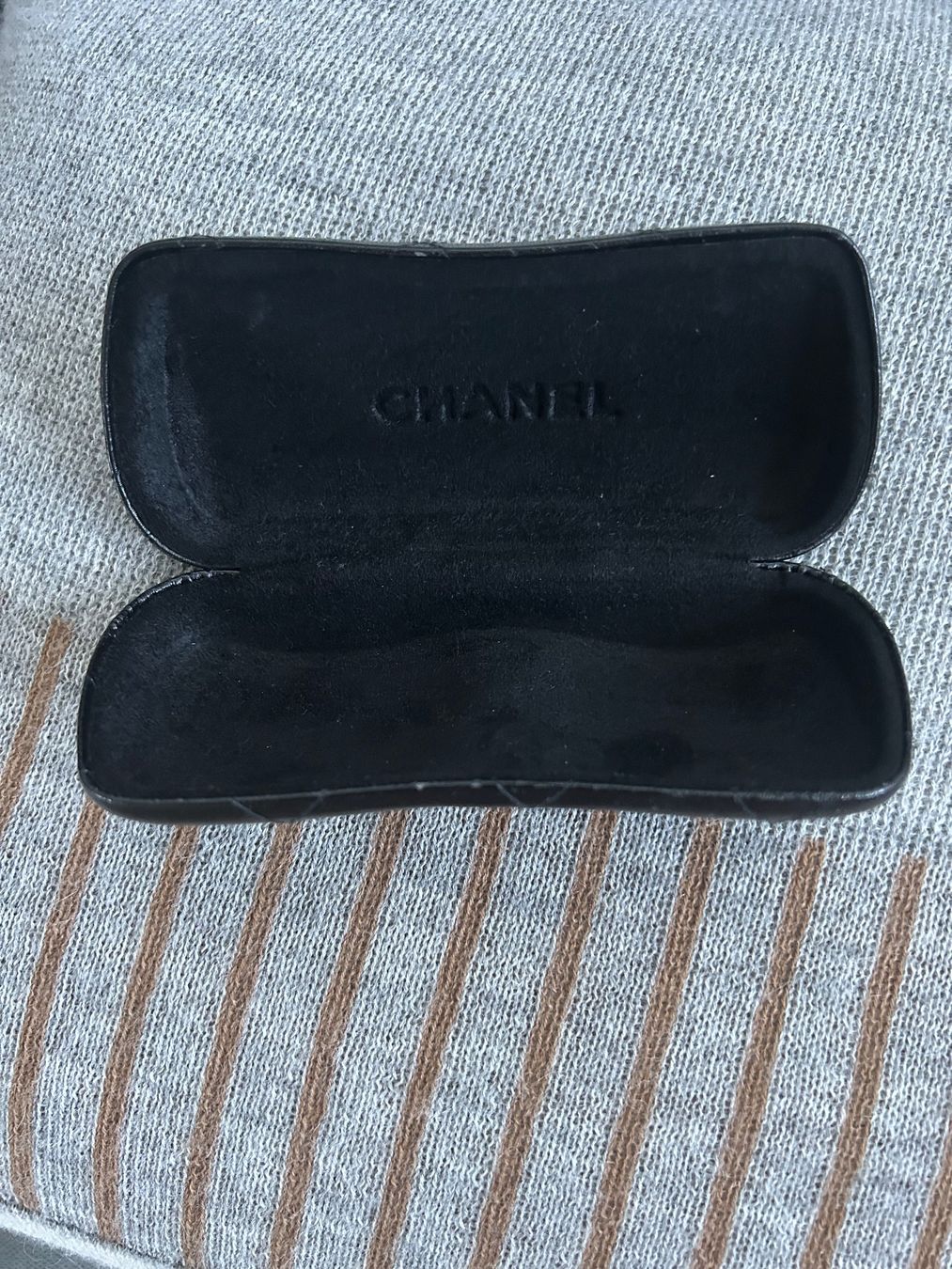 Aigner Brillen & Gläser: AIGNER Sunglasses & CHANEL Box – Neu (gemäss Beschreibung) aus Erlenbach ZH von Syssi_C 9