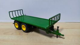 SIKU 1/32 John Deere Ballenwagen inkl Balle