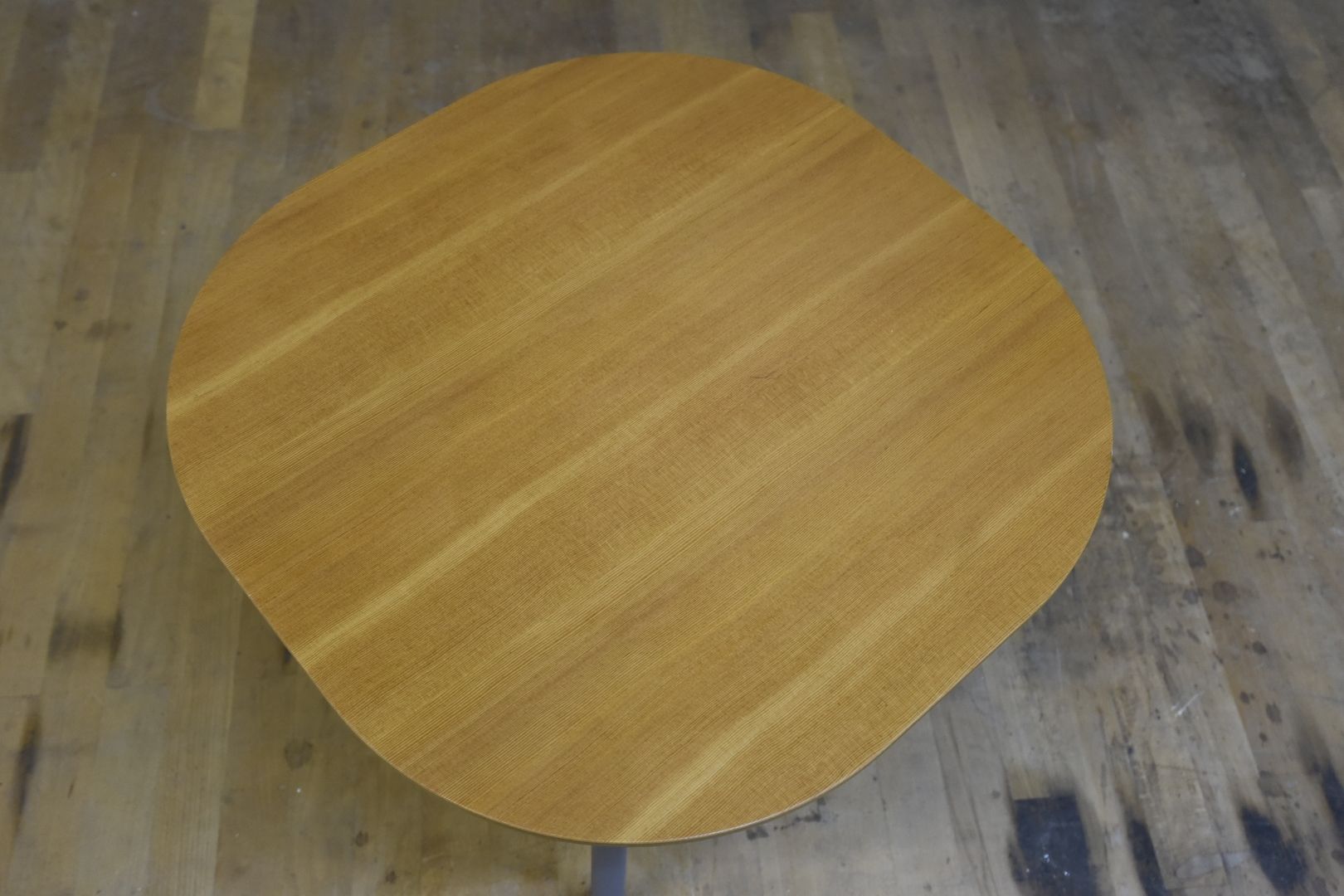 Fritz Hansen Tavoli: Fritz Hansen, Cecilie Manz Miniscule Couchtisch – Usato da Lichtensteig venduto da UsedINStore 3