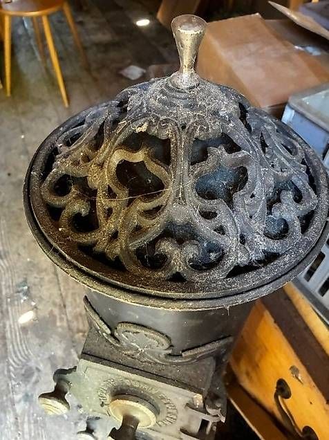Stufe caminetto: Fourneau à bois Holzofen – Usato da Sciernes-d'Albeuve venduto da sie_7crb 3