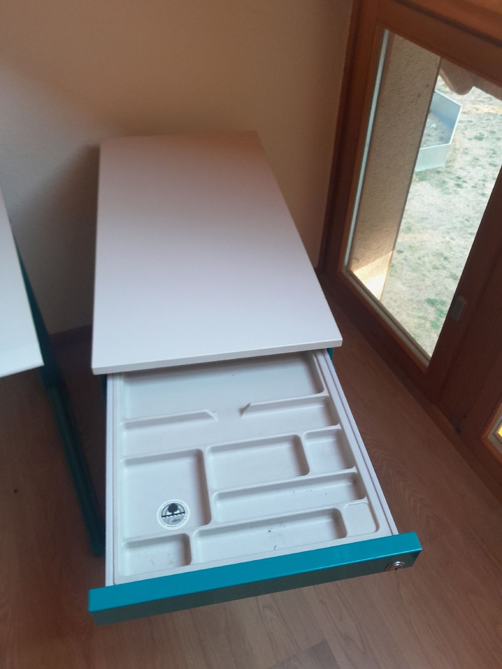 Bureaux: Schreibtisch mit Korpus – D'occasion à Inkwil par seebilick 7