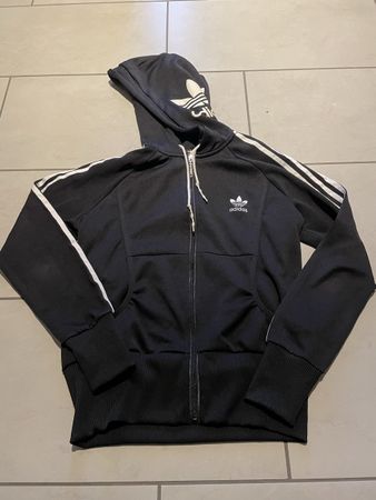 Adidas Trainer Jäckli mit Kapuze