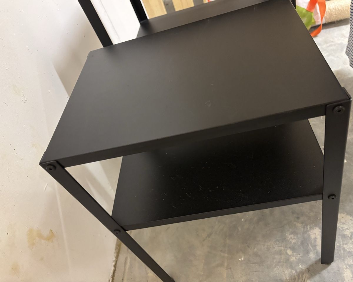 Scaffali: Regal schwarz Metall Wohnzimmermöbel 2er Set – Usato da Winterthur venduto da Fabunzkel 4