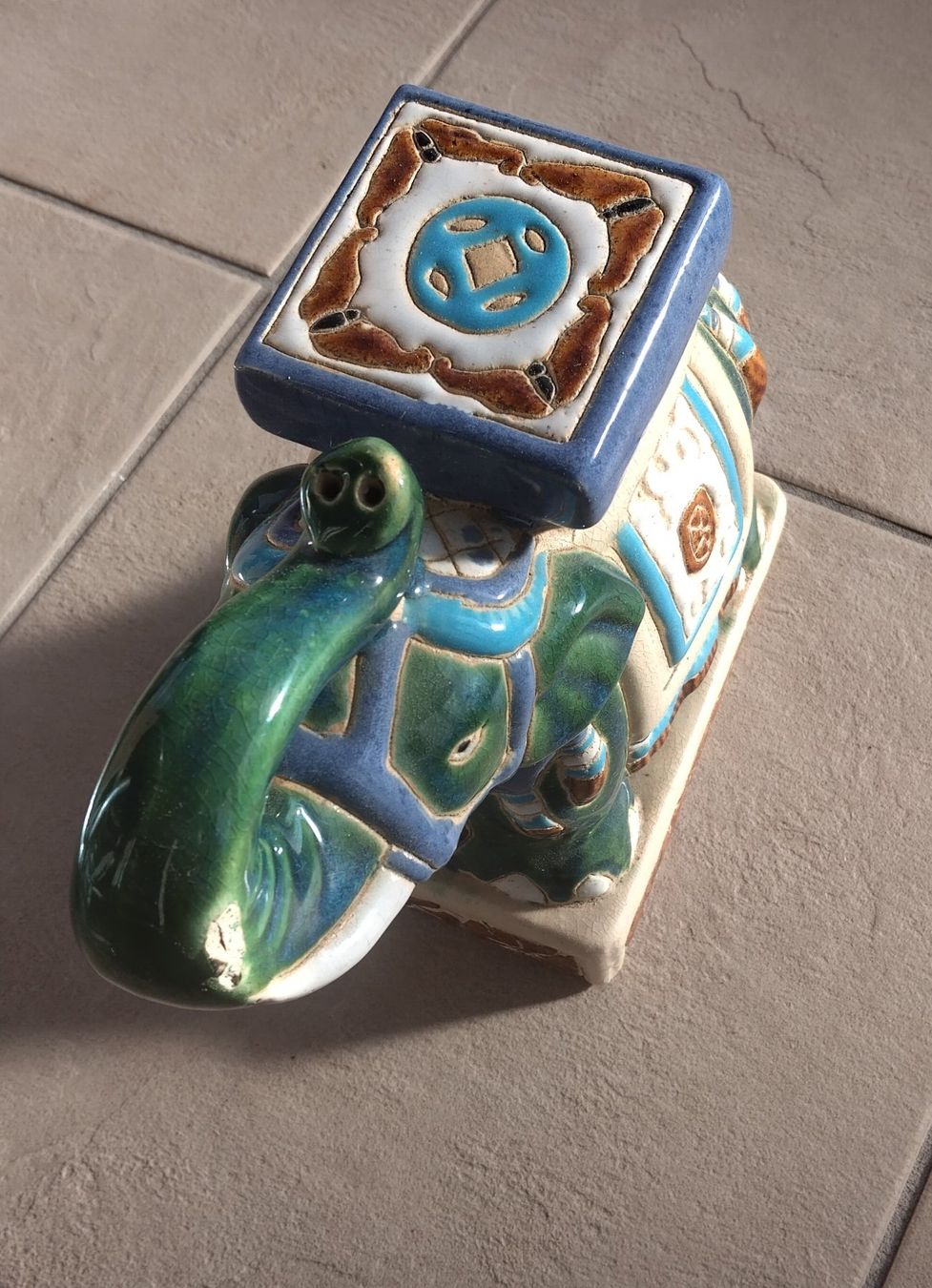 Statuette: Elefante Figur aus Keramik. – Usato da  venduto da
