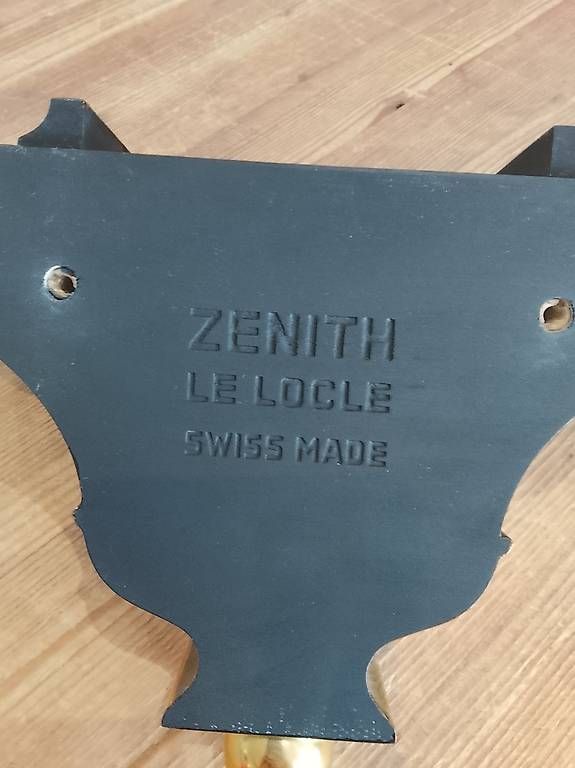 Zenith Orologi: Pendule Zenith in Grün mit Schlag – Usato da Neuhausen am Rheinfall venduto da galleria13 1