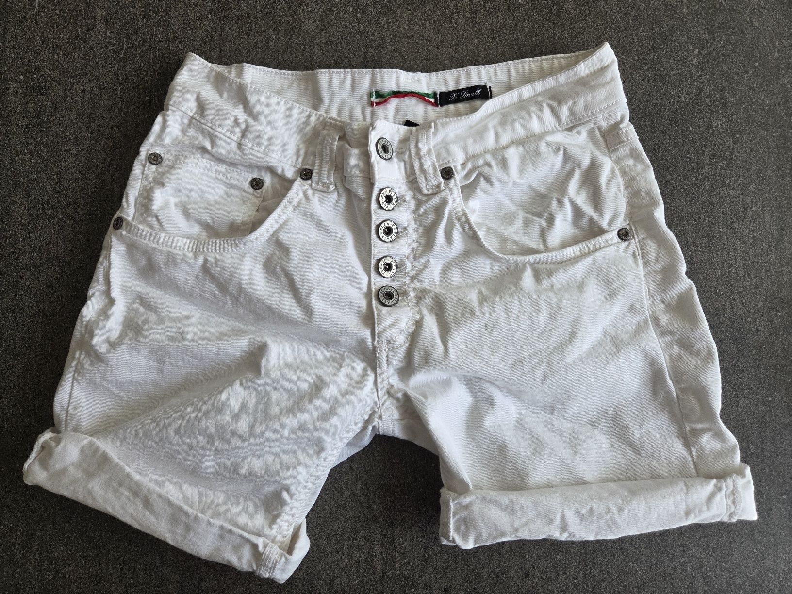 Please Jeans Pantaloni: Please Shorts weiss, Grösse XS – Usato da Mels venduto da Melina3