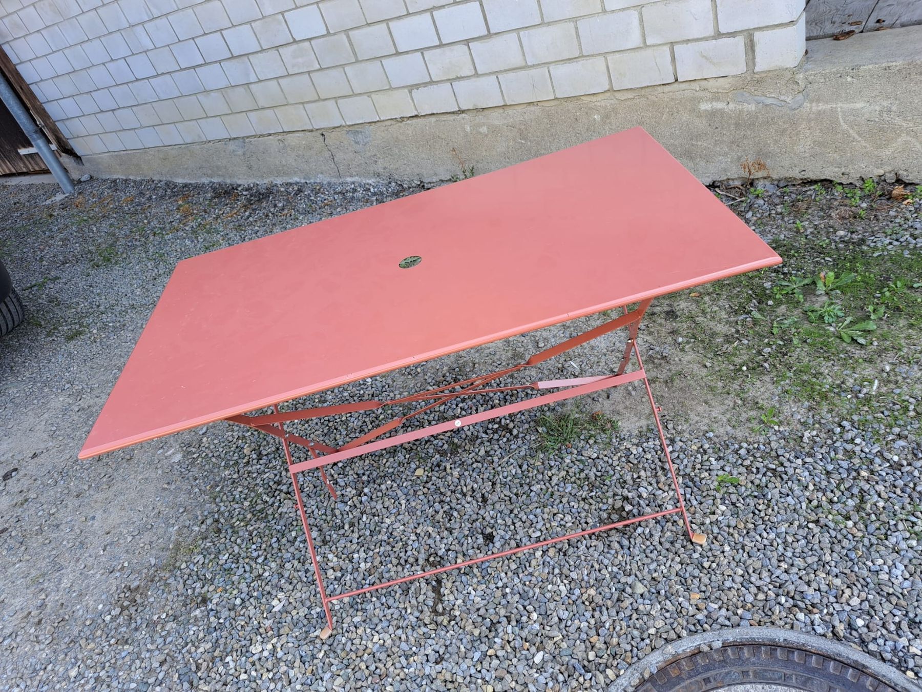 Tavoli: Metall Tisch klappbar  – Usato da Obfelden venduto da Alf2005