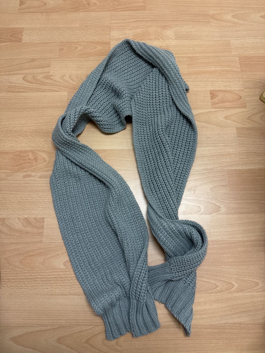 Foulard & Sciarpe: AUSVERKAUF - Kuscheliger Strickschal Grau Winter – Usato da Ostermundigen venduto da Vangiolillo 2