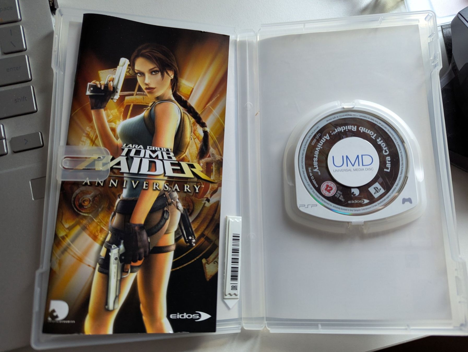Sony Giochi: Tomb Raider Anniversary - PSP Playstation Game – Usato da Hünenberg See venduto da SpecialEditionGaming 2