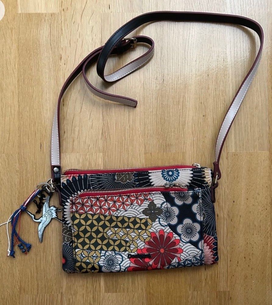 Desigual Borse da donna: Desigual Crossbody bag. – Usato da Ittigen venduto da franzis6