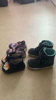 Kinder Schuhe Paket, Winterstiefel und Hausschuhe, Gr. 25