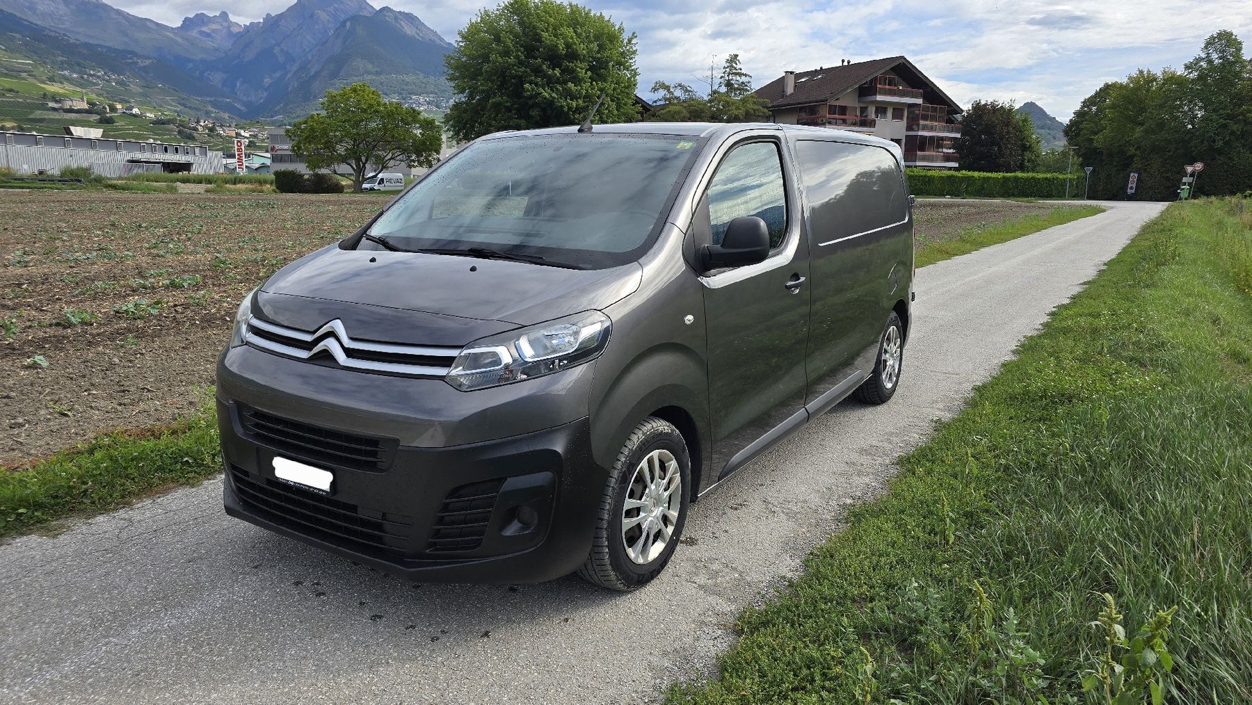 Citroën Veicoli commerciali: Citroën Jumpy 2.0HDi taille M partiellement aménagé – Usato da Grimisuat venduto da mar_pq7y
