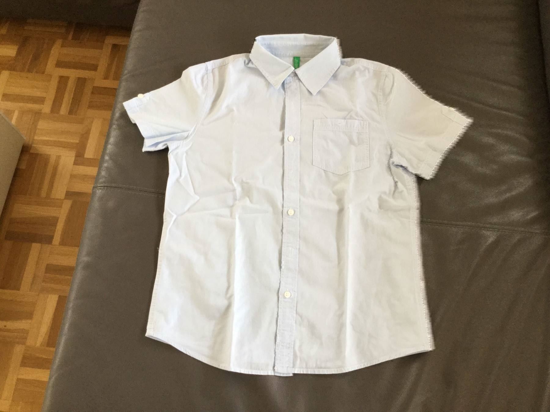 Benetton Chemises, T-shirts & Polos: Kurzarmhemd Grösse 150 – D'occasion à Horw par Benny017
