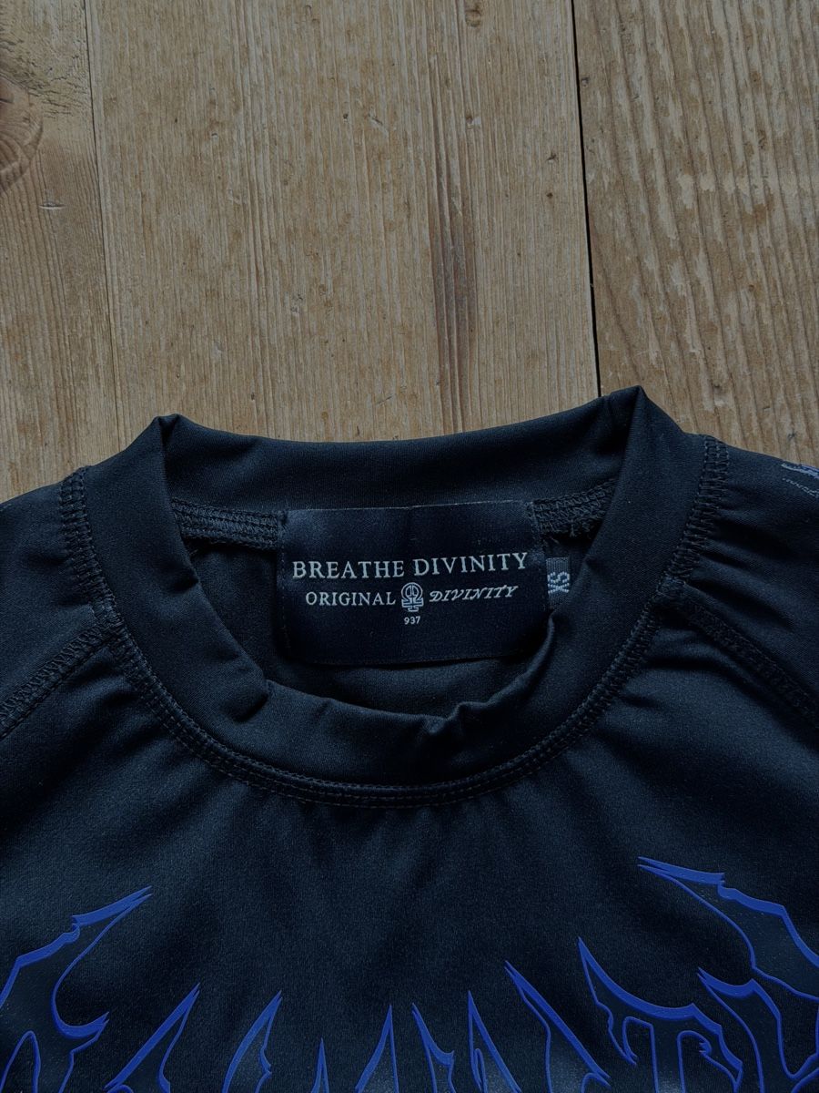 T-shirt: Compression Shirt Breathedivinity – Usato da Grüsch venduto da jus_9spy 2