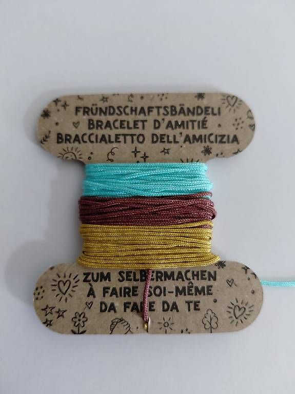 Kits de loisir créatif: Fründschaftsbändeli zum Selbermachen – D'occasion à Würenlos par chrigi.5436