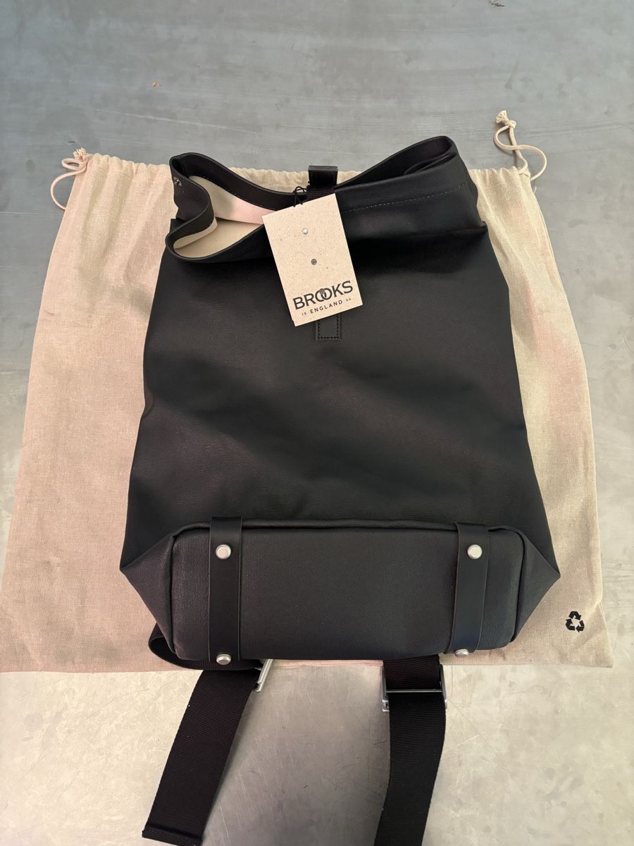 Brooks Zaini: Brooks England Pickwick Rucksack schwarz - Neu – Nuovo e nell'imballaggio originale da Bern venduto da PrettyGood
