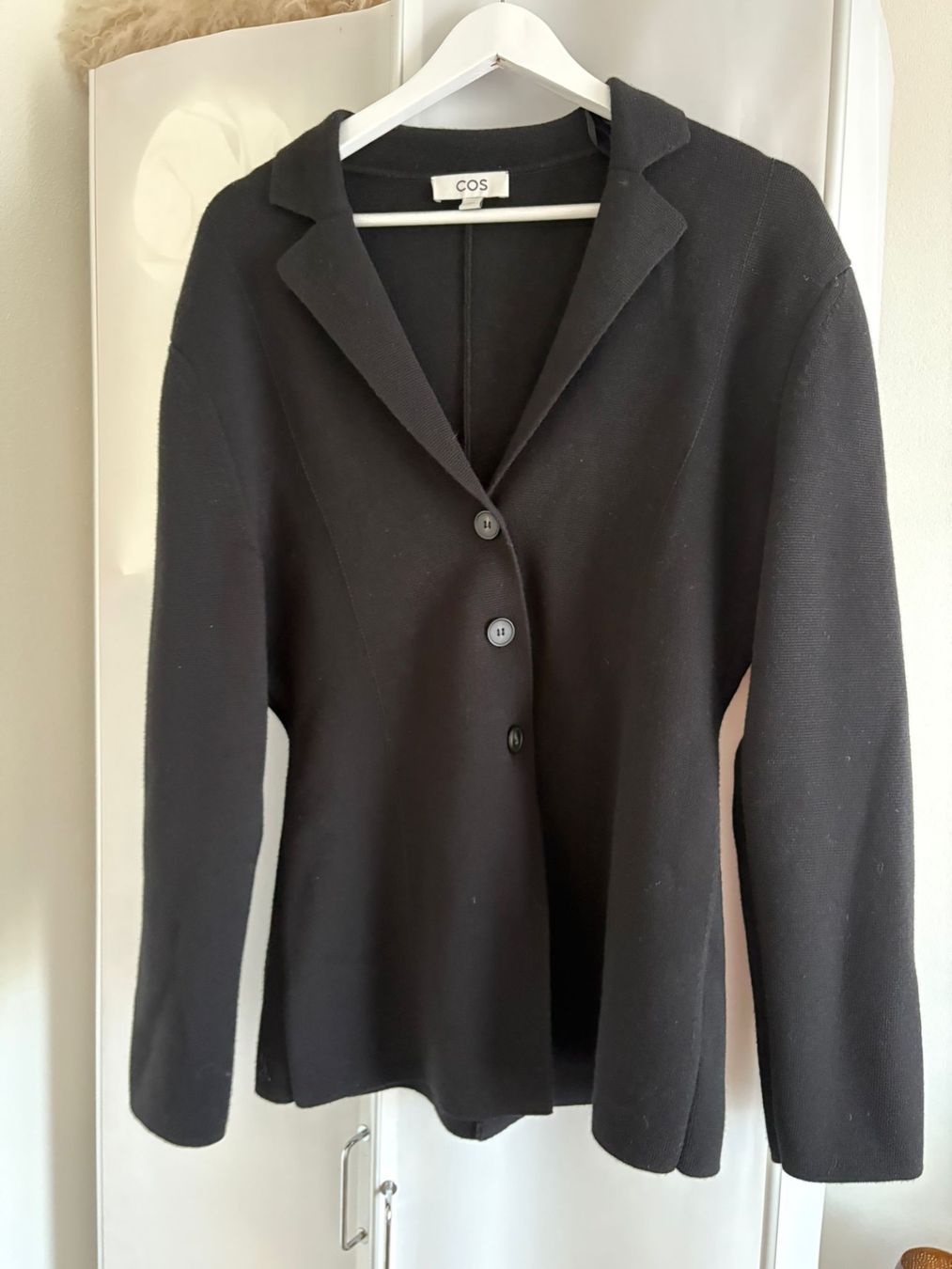 Cos Jacken: COS Taillierter Strickblazer – Neu (gemäss Beschreibung) aus Amriswil von giu_9mms