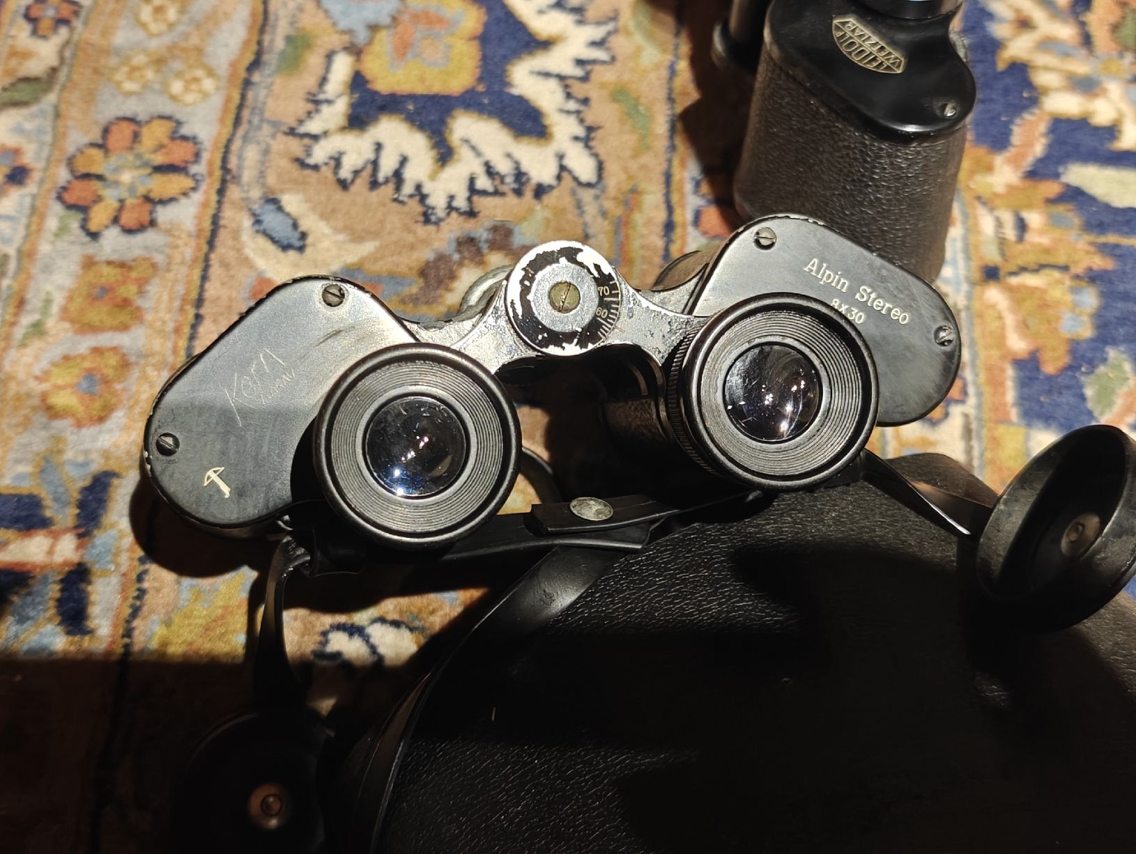 Kern Binocoli: Kern Alpin Stereo 8x30 AR – Usato da Malans GR venduto da mesmen 1