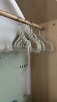 16x KinderKleiderbügel - cintres pour enfants