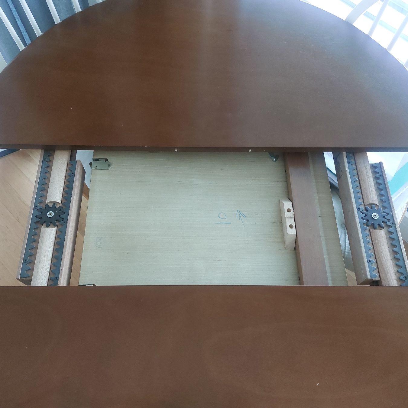 Tische: Last 2 days available!! Extendable solid wood Dining Table – Neu (gemäss Beschreibung) aus Cham von mmi_7gt5 2