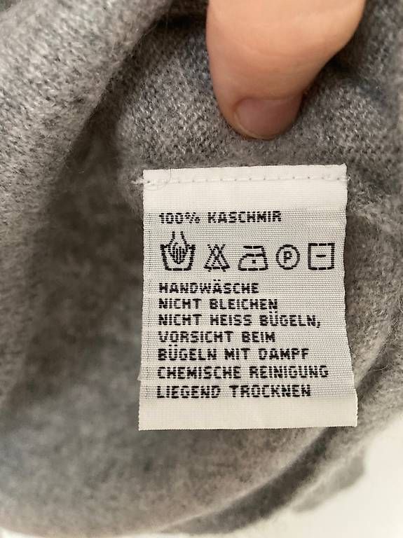 Pulls & Sweat-shirts: Hochwertiger dünner Kaschmirpullover hellgrau Gr M NEU – Neuf (Voir description) à Zürich par hauszwoelf 3