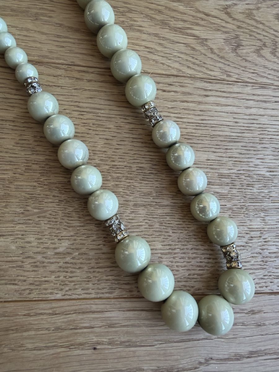 Catenine: Beautiful Beaded Necklace light green – Usato da Gockhausen venduto da van_82kh