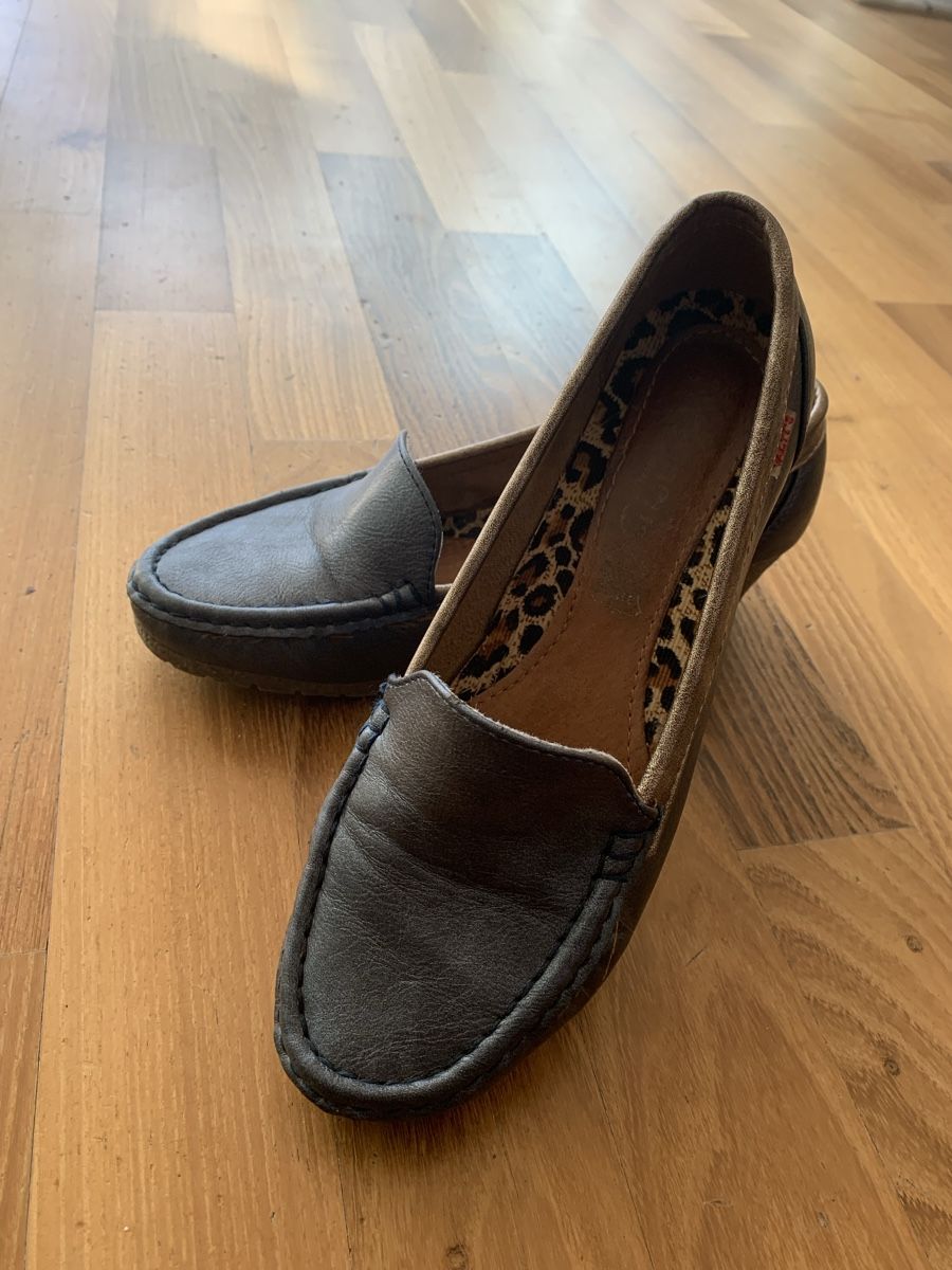 Damenschuhe: Damenschuhe Grösse 39 – Gebraucht aus Ostermundigen von des_t9vv 1