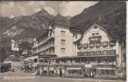 Flüelen mit Hotel weisses Kreuz, 1945