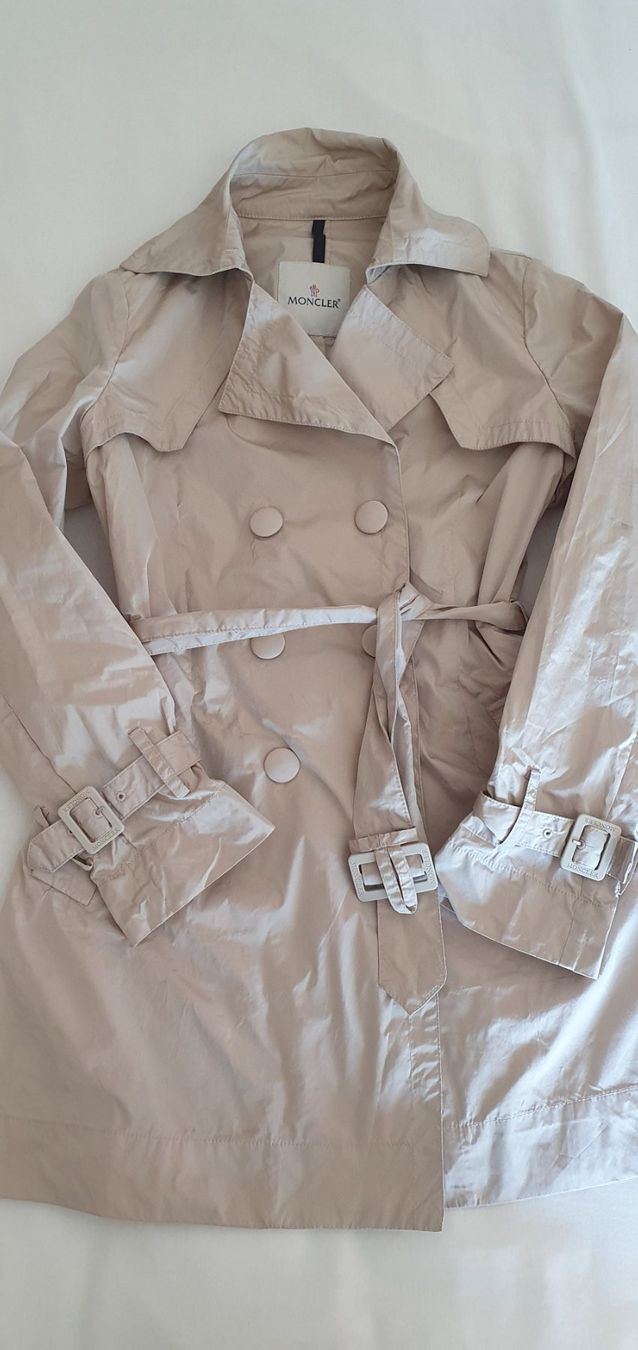 Moncler Mäntel: Mantel von Moncler – Gebraucht aus Küsnacht ZH von ch_schweiz