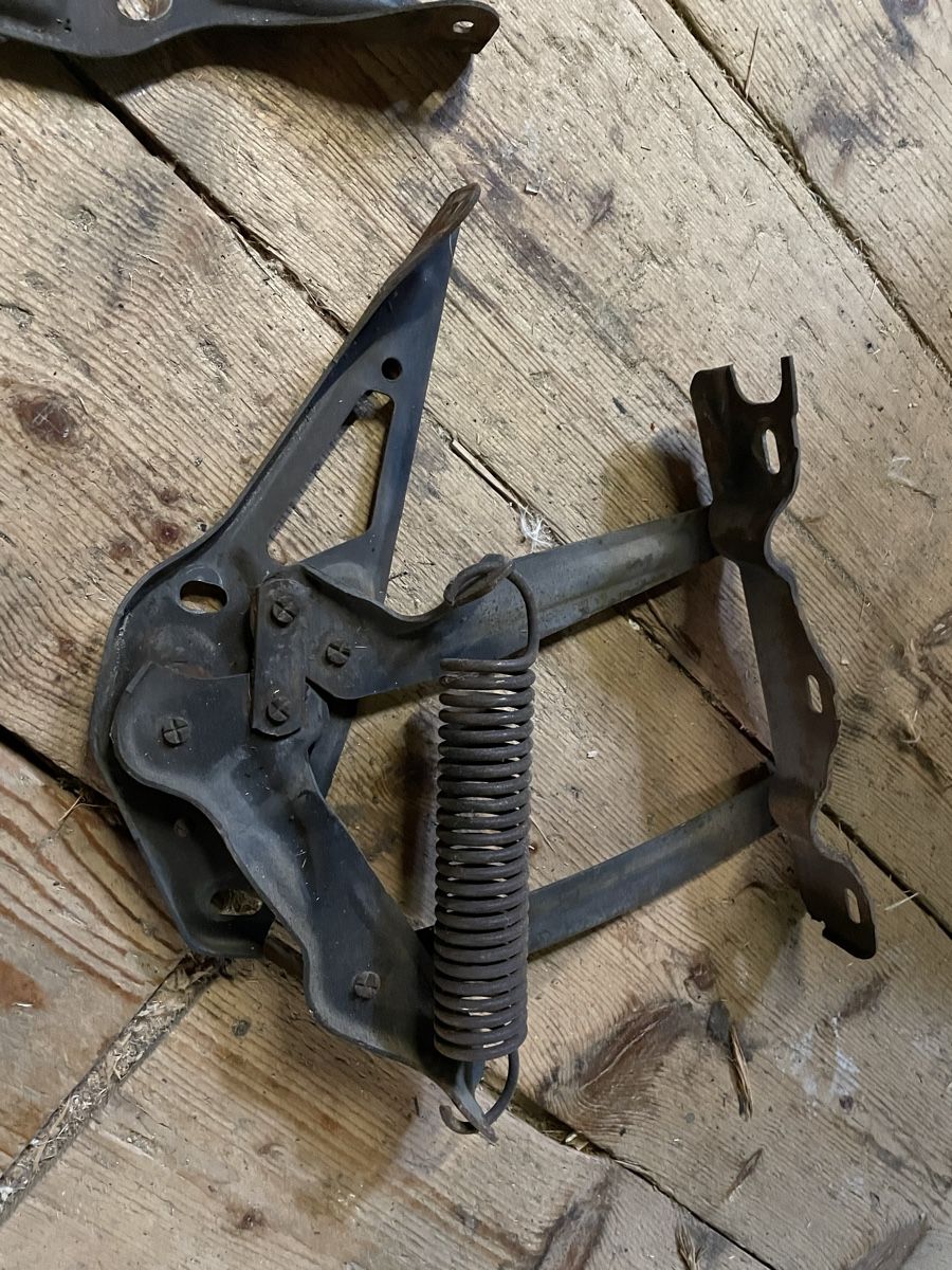 Accessori per altri veicoli: Haubenscharniere GM USA fullsize – Usato da Krummenau venduto da Deezley 2