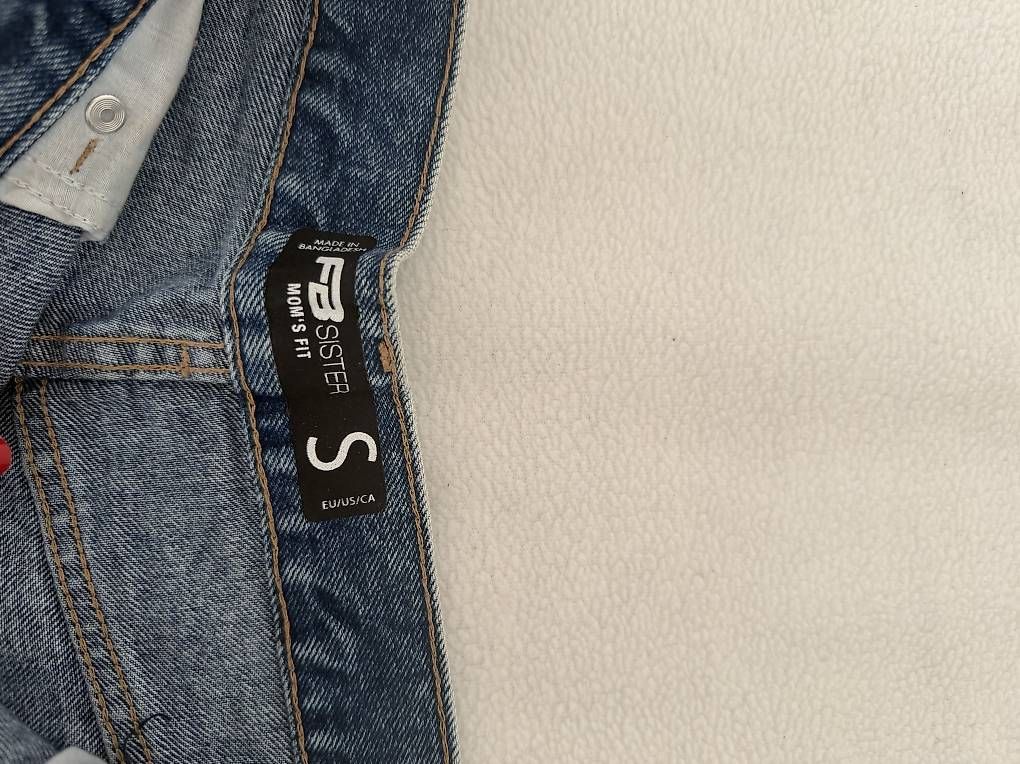Jeans: Jean mit Löcher von NewYorker – Usato da Oberburg venduto da ab22q 2