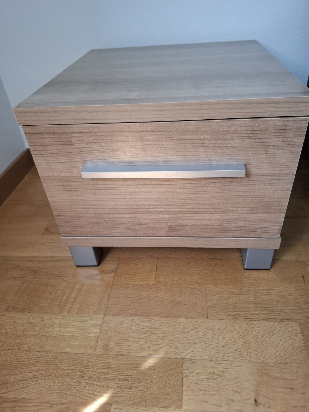 Comodini: Nachttisch Sonoma Eiche Nachbildung mit Schublade – Usato da Zürich venduto da cor_7yj5