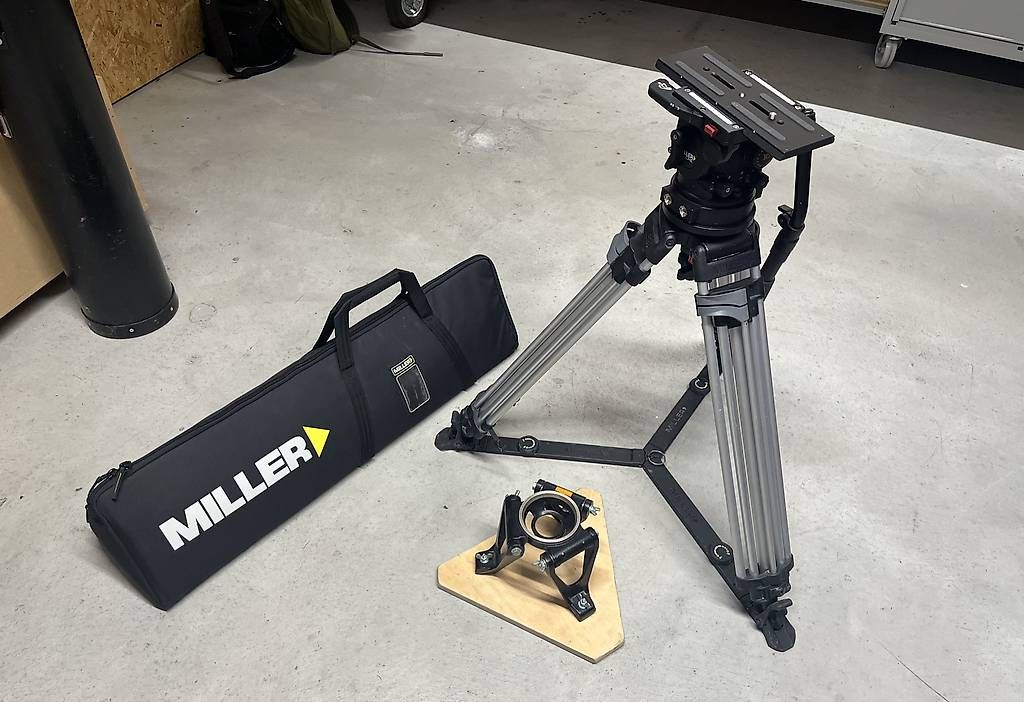 Videocamere: Miller Cinx 3 (bis 19kg) Cine Stativsystem – Usato da Zürich venduto da Steve_Zissou