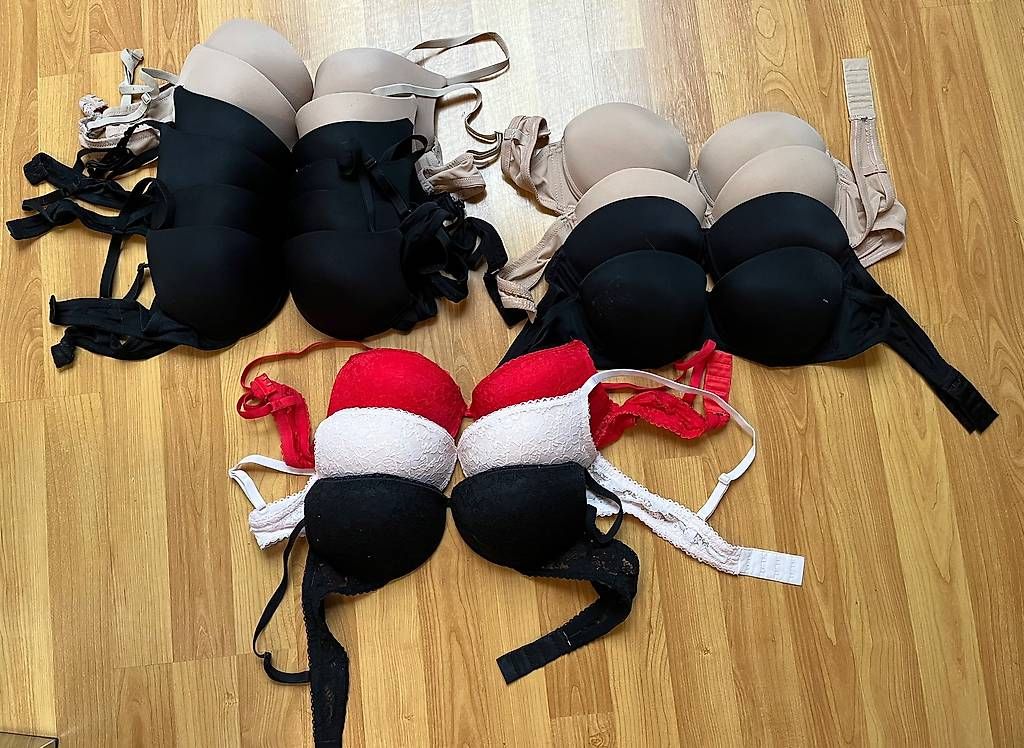 Altra biancheria intima: 13 stk Tezenis push up BHs gr. 4B – Usato da Mörschwil venduto da nvcmi