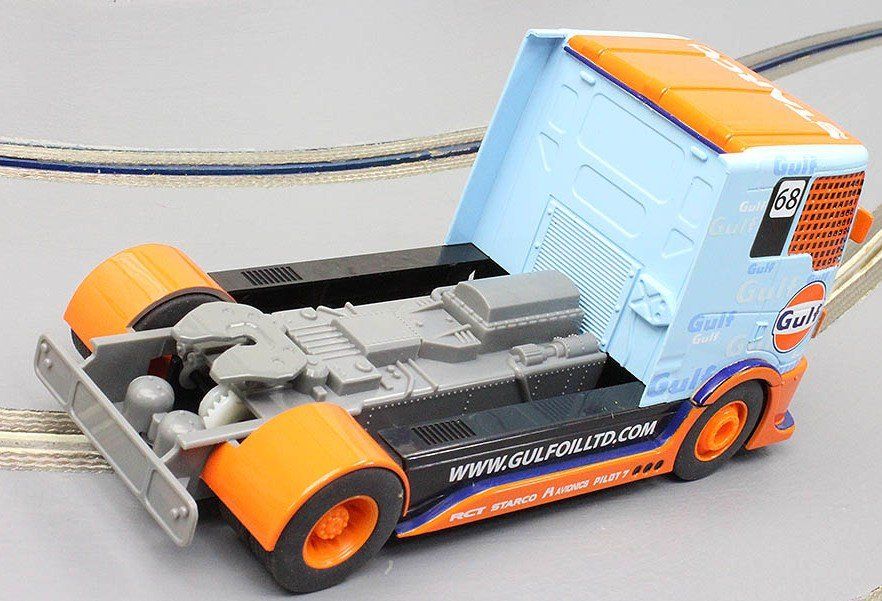 Piste: C3722 Scalextric Lkw Gulf Nr. 68 mit Carson Digitaldecoder – Nuovo e nell'imballaggio originale da Bettlach venduto da Qwert12 3