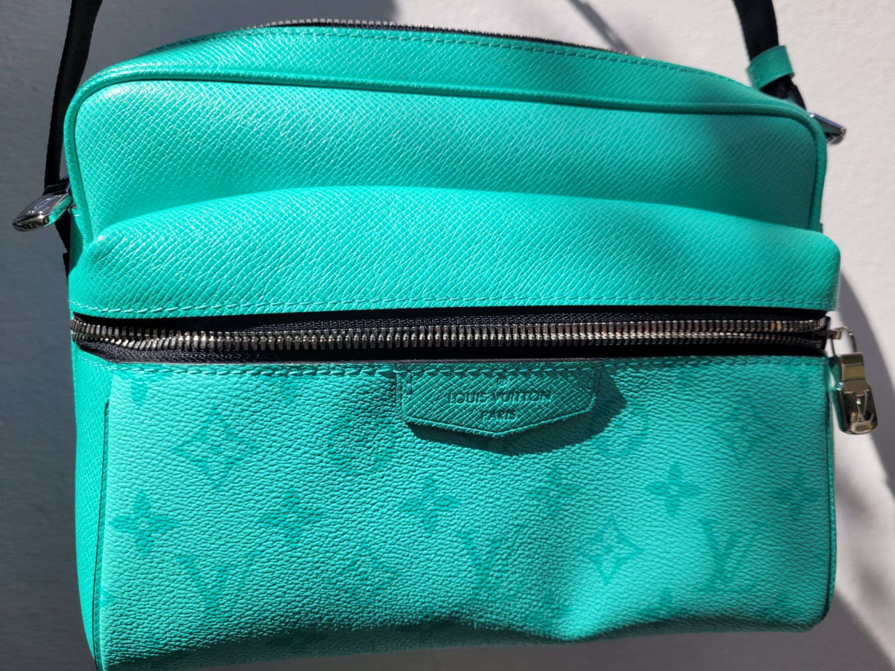 Louis Vuitton Borse: Louis Vuitton Outdoor Messenger PM Eclipse Bag – Nuovo (secondo la descrizione) da Balsthal venduto da Marche 4