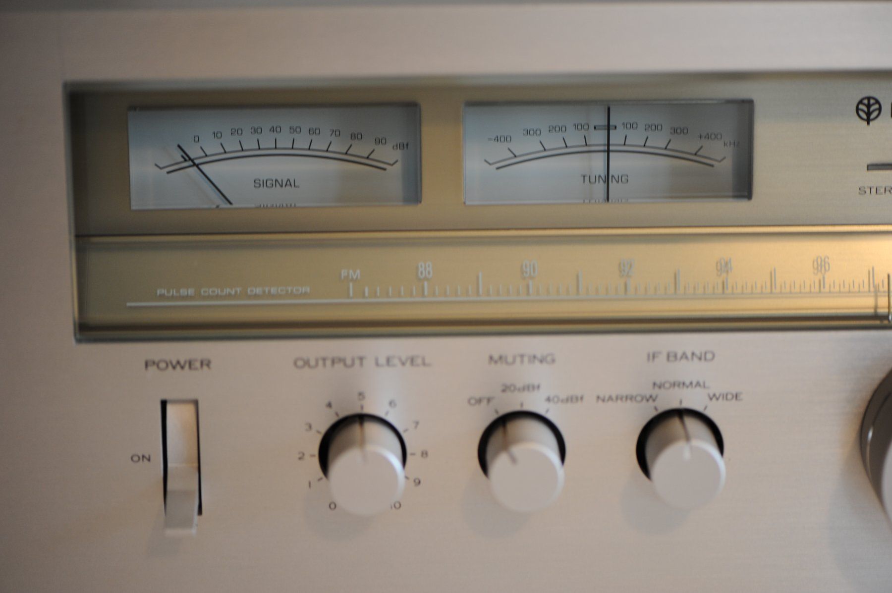 Kenwood Radio: KENWOOD KT-917 - Referenztuner – Usato da Zürich venduto da Prathama 4