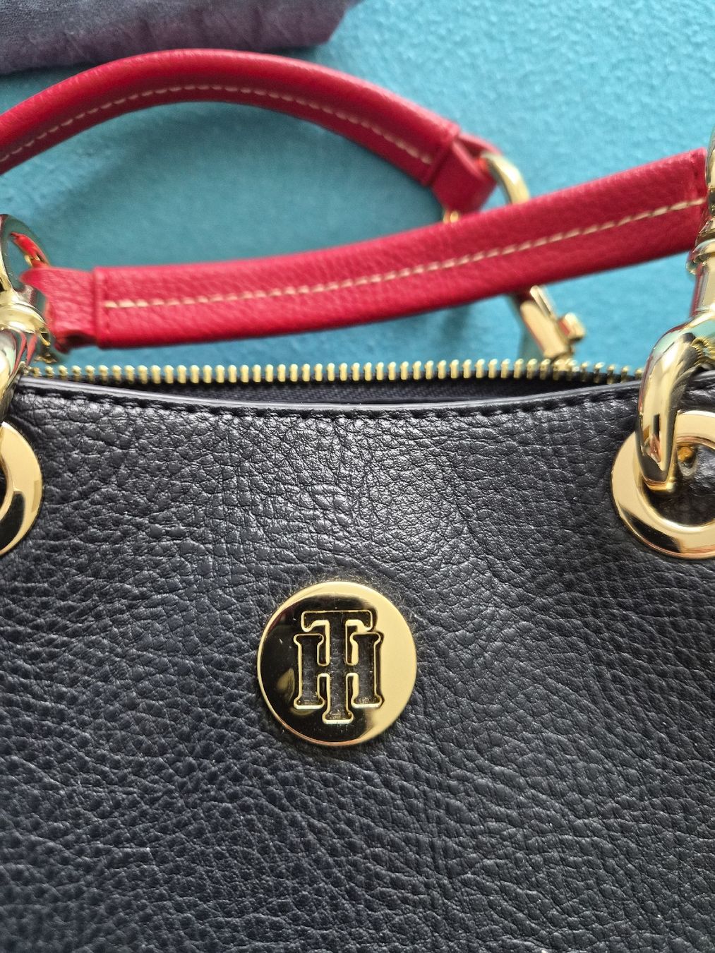 Tommy Hilfiger Borse da donna: Schwarze Tommy Hilfiger Handtasche  – Nuovo (secondo la descrizione) da Naters venduto da yvi21 1