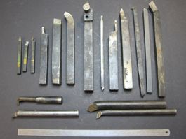 17 Drehstähle aus Werkzeugstahl, diverse Formen